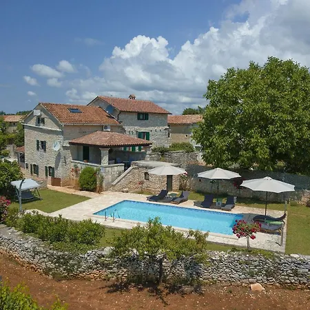 Roza Villa *