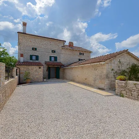 Roza Villa *